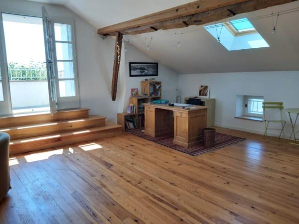 Maison spacieuse plein centre ville Aiguillon