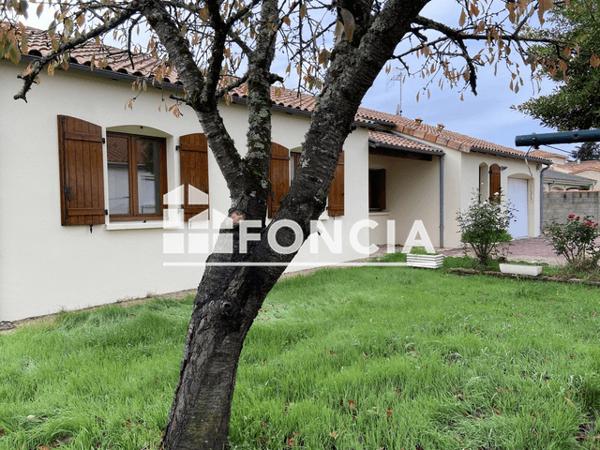 Location Maison 6 pièces 123.09 m² - 31 RUE DE LA GALBARDERIE Biard 86580