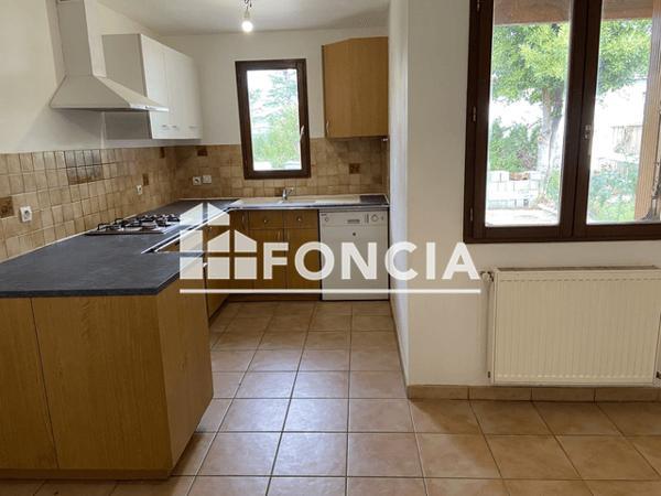 Location Maison 6 pièces 123.09 m² - 31 RUE DE LA GALBARDERIE Biard 86580