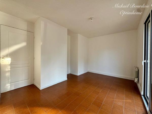 Maison rénovée avec 3 chambres dont une de plain-pied – Coulonge (72800)