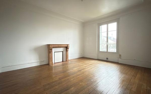 Immeuble à vendre    6 pièces • 130,63 m2 Neuilly-Plaisance