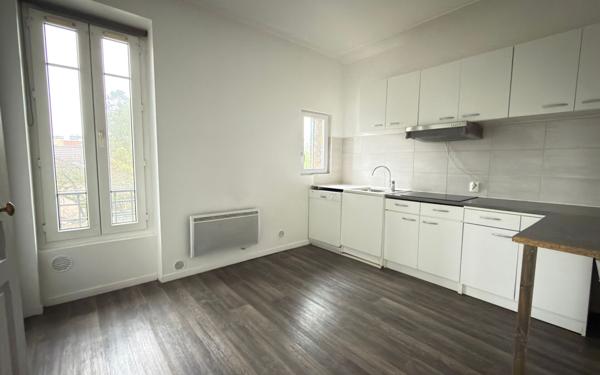 Immeuble à vendre    6 pièces • 130,63 m2 Neuilly-Plaisance