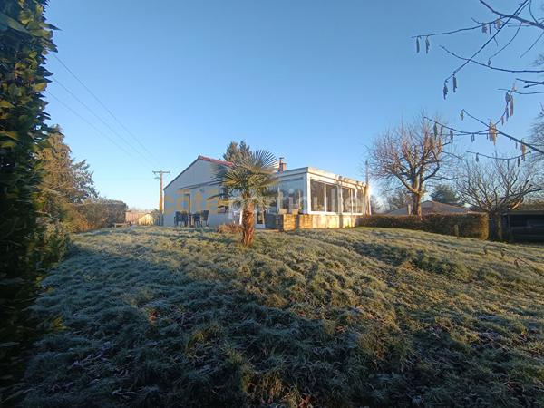 Vente Maison149 m² - 6 Pièces - LES HERBIERS (85500)