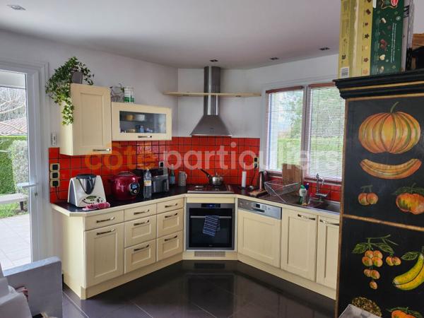 Vente Maison149 m² - 6 Pièces - LES HERBIERS (85500)