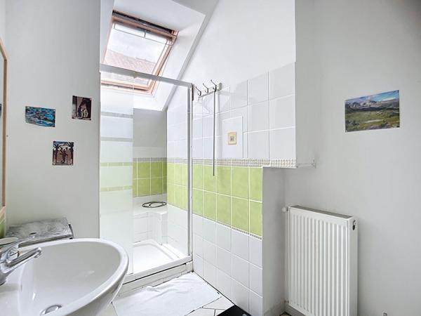 A VENDRE entre LA BOHALLE et BRAIN SUR L'AUTHION Maison ancienne et terrain d'environ 1100m²