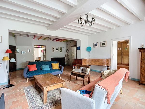 A VENDRE entre LA BOHALLE et BRAIN SUR L'AUTHION Maison ancienne et terrain d'environ 1100m²