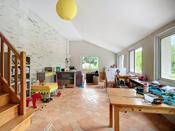 A VENDRE entre LA BOHALLE et BRAIN SUR L'AUTHION Maison ancienne et terrain d'environ 1100m²