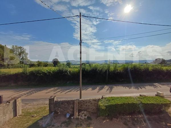 Maison ancienne de 75m² et ses dépendances et son terrain constructible, sur la route des Lacs du Mo