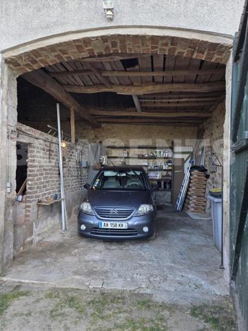 Maison ancienne de 75m² et ses dépendances et son terrain constructible, sur la route des Lacs du Mo