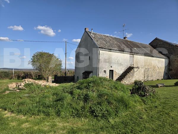 Maison ancienne de 75m² et ses dépendances et son terrain constructible, sur la route des Lacs du Mo