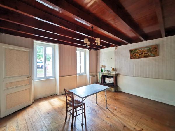Maison en pierre 4 chambres à rénover 159m2
