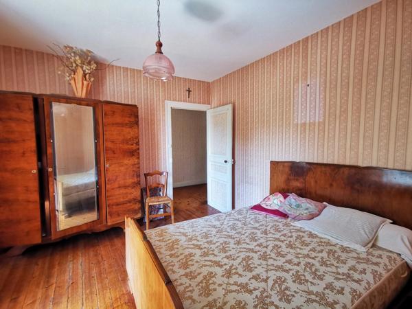 Maison en pierre 4 chambres à rénover 159m2