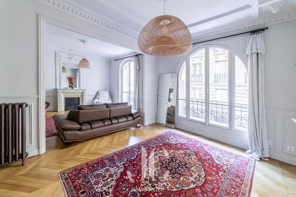 Paris - Appartement T5 Haussmannien - Quartier Montmartre