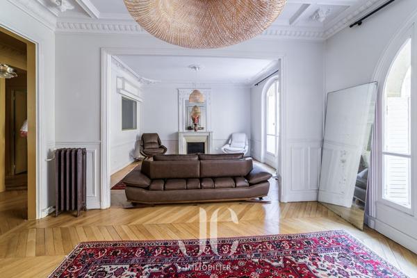 Paris - Appartement T5 Haussmannien - Quartier Montmartre