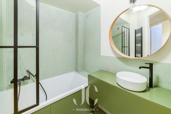 Paris - Appartement T5 Haussmannien - Quartier Montmartre