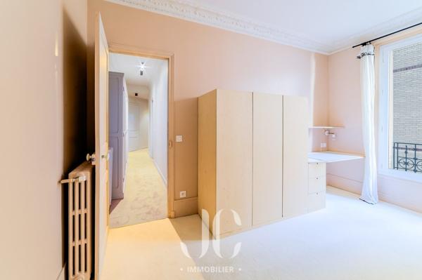 Paris - Appartement T5 Haussmannien - Quartier Montmartre