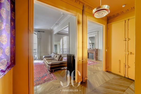 Paris - Appartement T5 Haussmannien - Quartier Montmartre