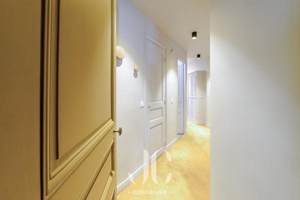 Paris - Appartement T5 Haussmannien - Quartier Montmartre
