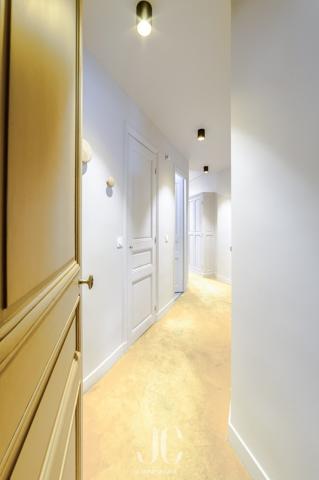 Paris - Appartement T5 Haussmannien - Quartier Montmartre