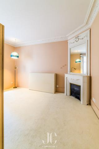 Paris - Appartement T5 Haussmannien - Quartier Montmartre