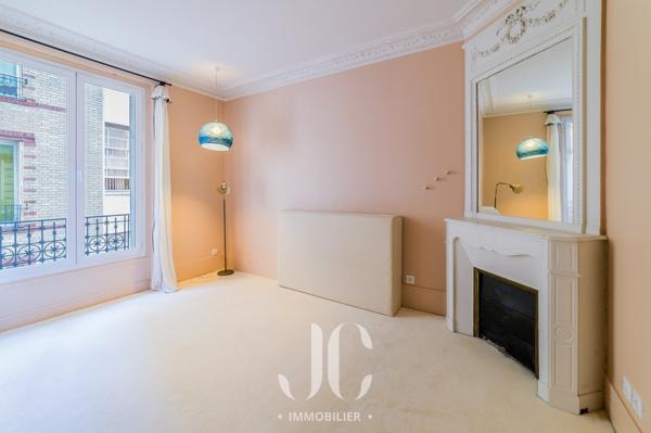 Paris - Appartement T5 Haussmannien - Quartier Montmartre