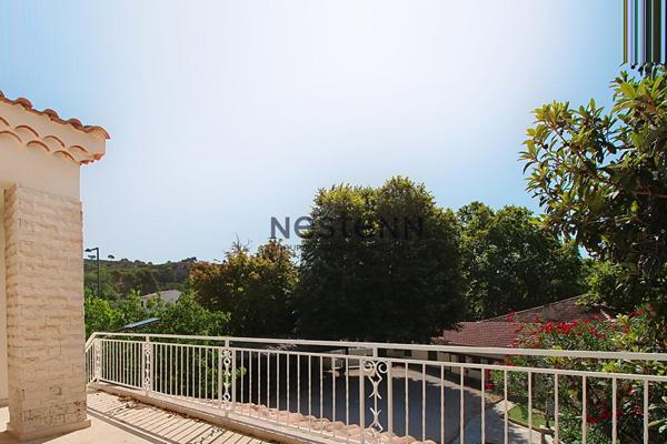 Vitrolles Nord, maison 7 pièces avec 5 chambres sur plus de 1000m² de terrain