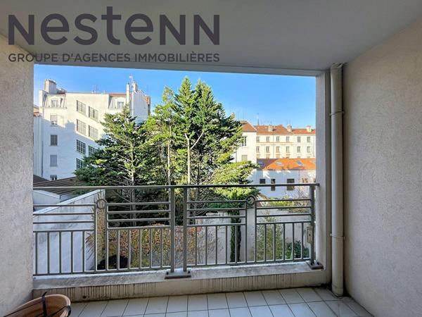 Appartement T3 à rénover -Balcon - Commerces - Metro - Bus