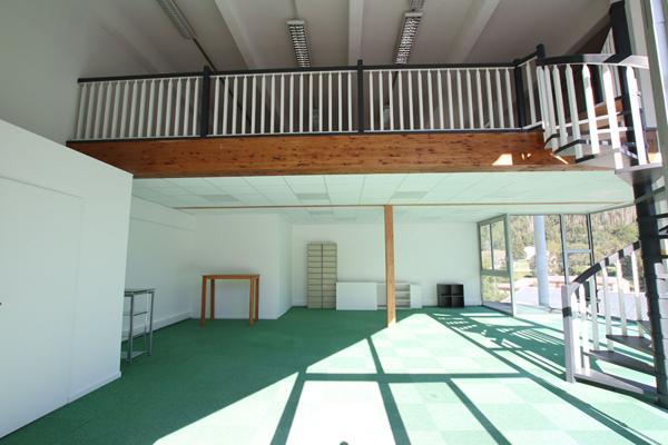 Location local commercial Saint-Jeoire - 137 m² - 1 490 €/mois