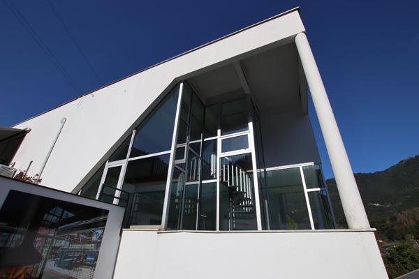 Location local commercial Saint-Jeoire - 137 m² - 1 490 €/mois