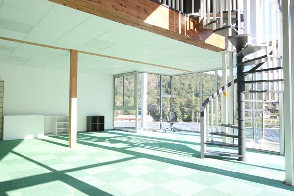 Location local commercial Saint-Jeoire - 137 m² - 1 490 €/mois