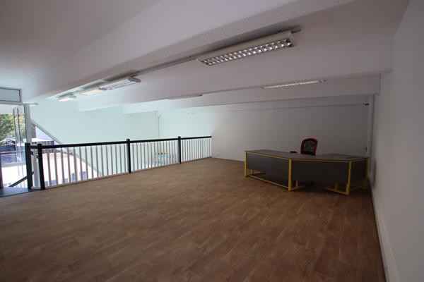 Location local commercial Saint-Jeoire - 137 m² - 1 490 €/mois