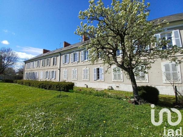 Appartement 3 pièces de 72 m² à Bourges (18000)