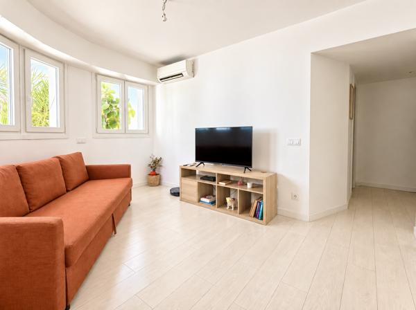 Appartement
         2 pièces
        - 40 m² Exclusivité 232 100 € *