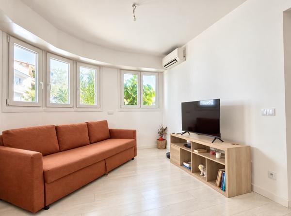 Appartement
         2 pièces
        - 40 m² Exclusivité 232 100 € *