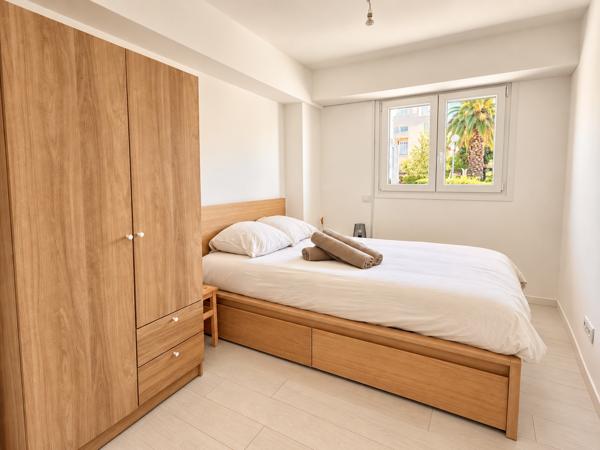 Appartement
         2 pièces
        - 40 m² Exclusivité 232 100 € *