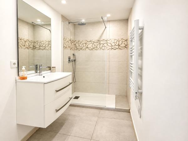 Appartement
         2 pièces
        - 40 m² Exclusivité 232 100 € *