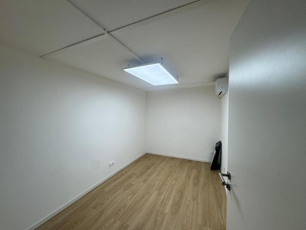 Castelnau-le-Lez (34170) Bureaux de 60m2 + Garage - Centre Ville Castelnau - 3 bureaux indépendants