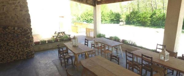 BEAU MAS RENOVE EN 5 APPARTEMENTS  INDEPENDANTS AVEC PISCINE