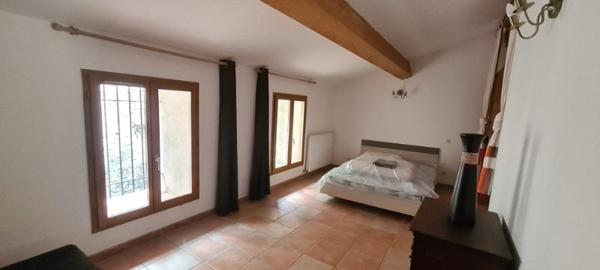 BEAU MAS RENOVE EN 5 APPARTEMENTS  INDEPENDANTS AVEC PISCINE