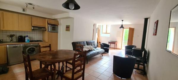 BEAU MAS RENOVE EN 5 APPARTEMENTS  INDEPENDANTS AVEC PISCINE