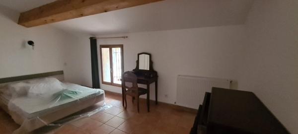 BEAU MAS RENOVE EN 5 APPARTEMENTS  INDEPENDANTS AVEC PISCINE