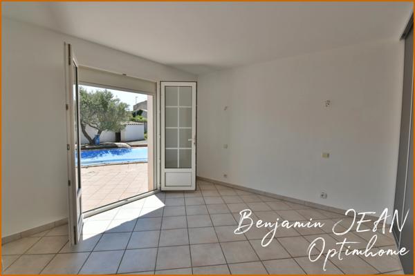 Maison de plain-pied 166m² avec piscine sur 1200m² à Sérignan – Gros potentiel !