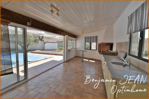 Maison de plain-pied 166m² avec piscine sur 1200m² à Sérignan – Gros potentiel !