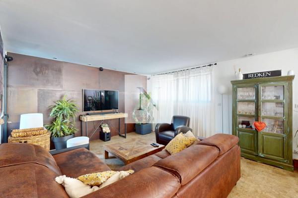 Maison familiale avec terrasses et jacuzzi – La Rochelle