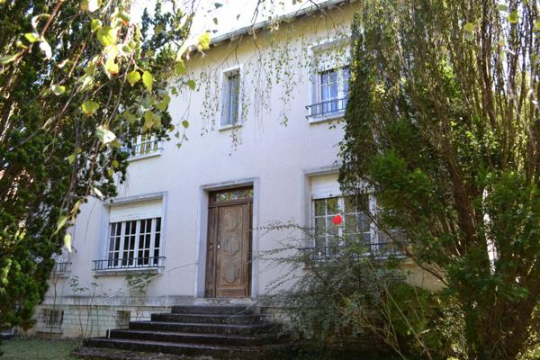 Maison 10 pièces à vendre La Roche Posay - 86270 / Réf: 12026