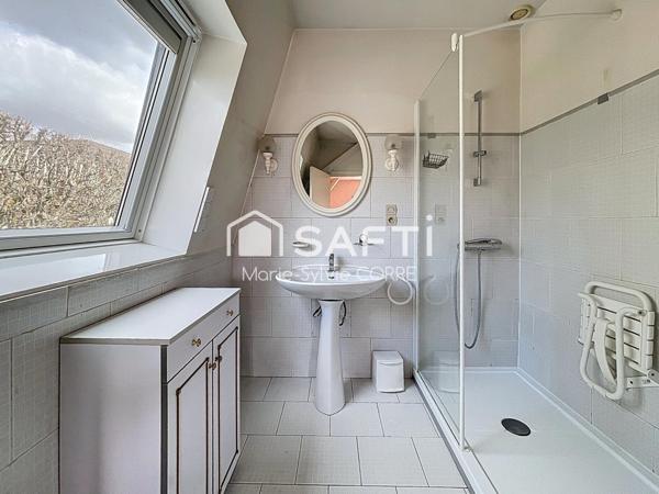 Maison individuelle quartier Brimont, 3/4 chambres possibles