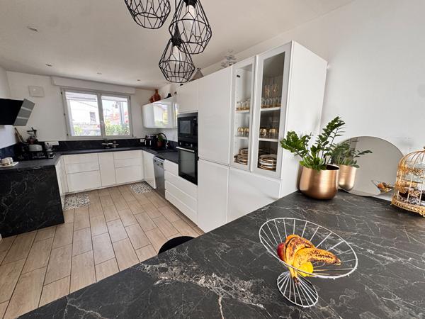 33150 CENON - Maison 6 pièces de 134 m² avec jardin plein sud à vendre