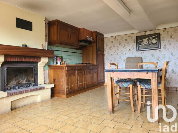 Maison rustique 3 pièces de 64 m² à Vernoil-le-Fourrier (49390)