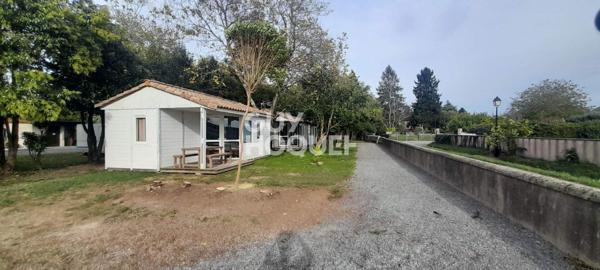 ANCIEN CAMPING 8 CHALETS à LAAS