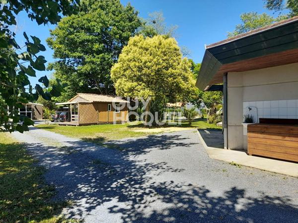 ANCIEN CAMPING 8 CHALETS à LAAS